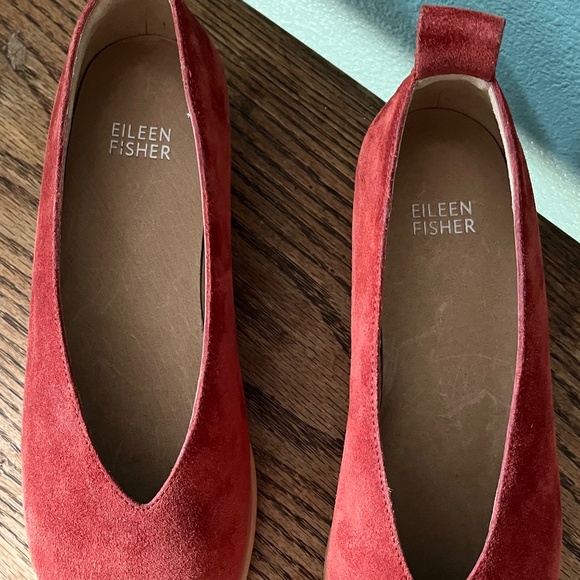 Eileen Fisher Sport Suede Slip On Shoes Demi Wedge Brick Color Size 7 NWOT - Picture 3 of 4